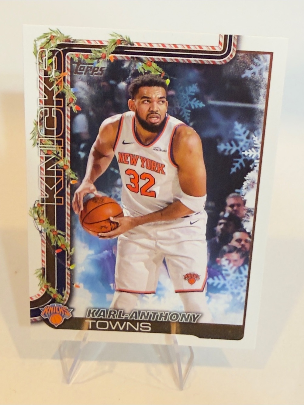 2025 Topps Holiday # H16  Karl-Anthony Towns Knicks Basketball Card -